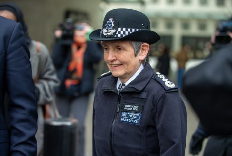 Dimite la jefa de Scotland Yard tras un escándalo sobre sexismo y racismo