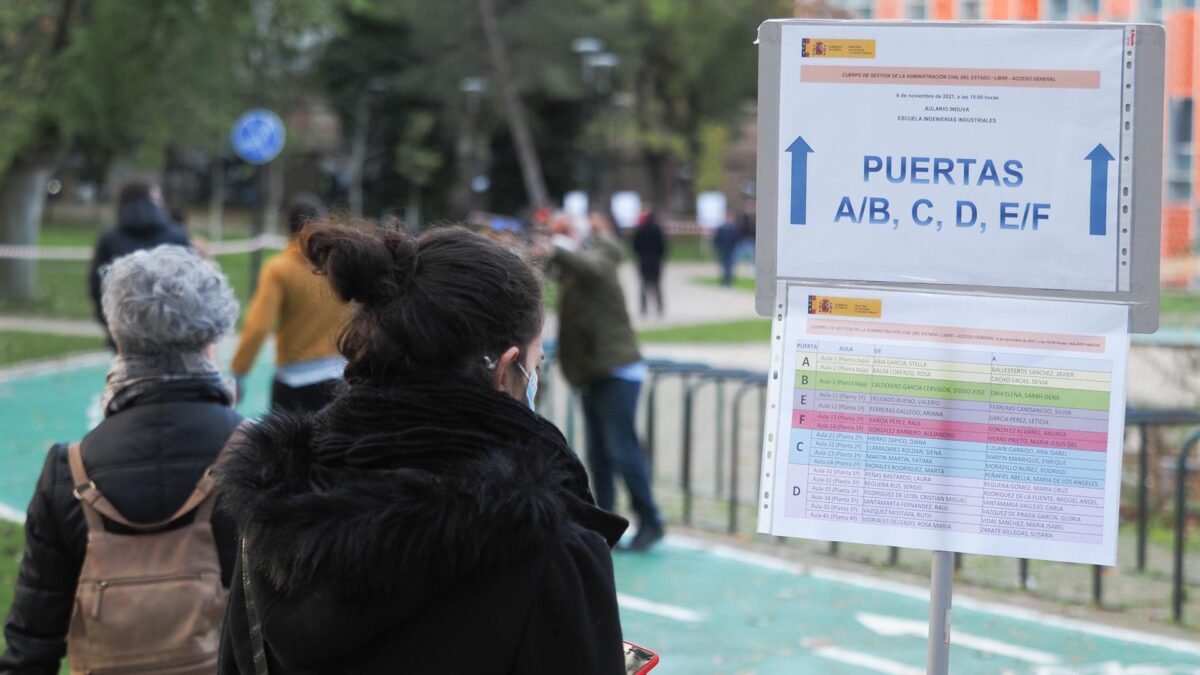 Unos 100.000 opositores optan este sábado a 6.739 plazas de la Administración Pública