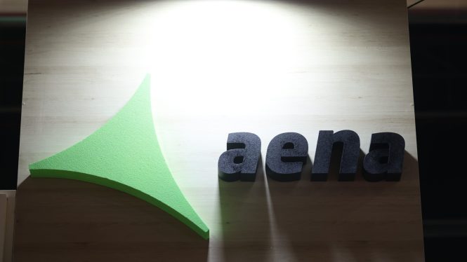 Aena registra 60 millones de euros en pérdidas en 2021, un 50% menos que en 2020