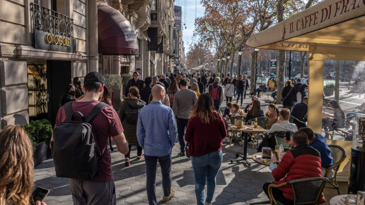 La llegada de turistas internacionales crece en un 64,4% pero no llega a los niveles prepandemia