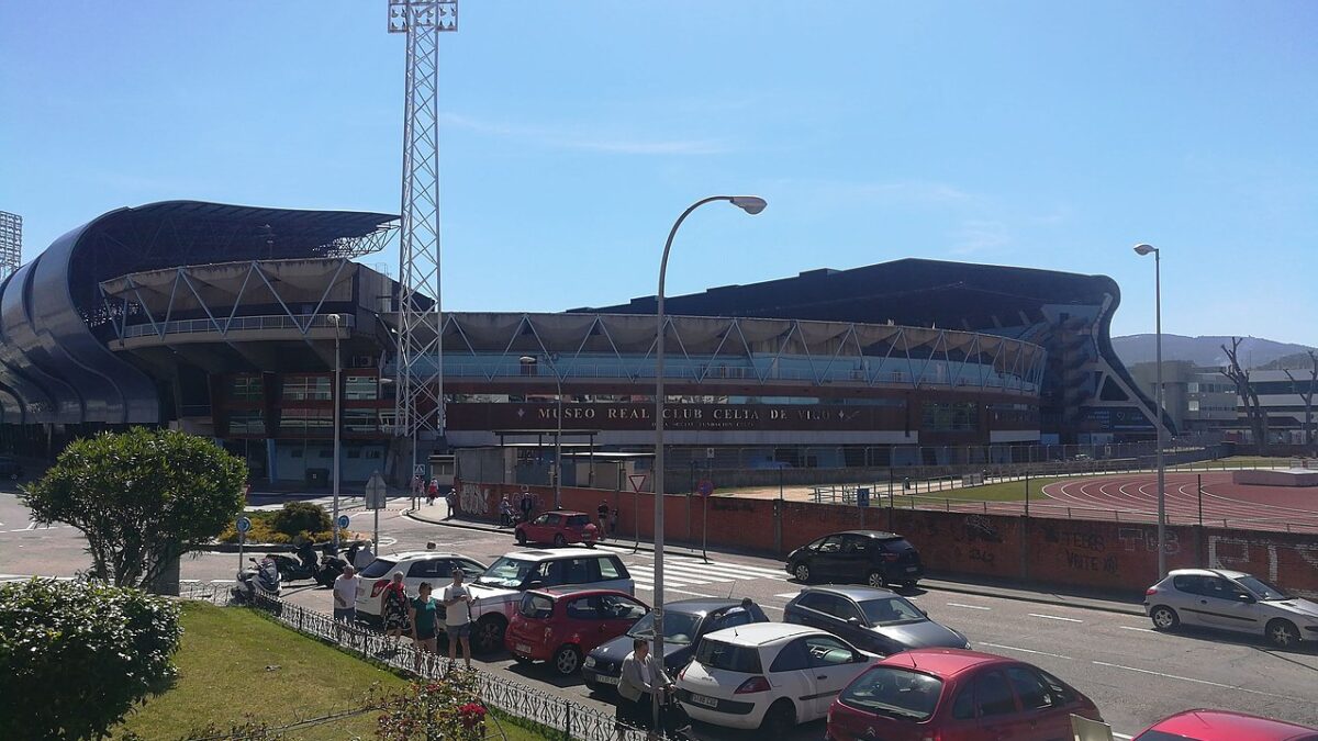 Multitudinaria pelea entre ultras del Celta y Rayo fuera de Balaídos