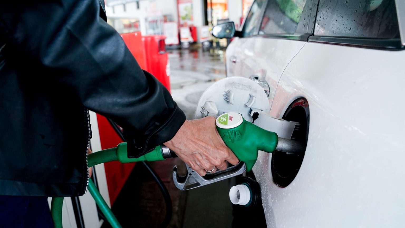 La gasolina bate su precio récord por segunda semana consecutiva