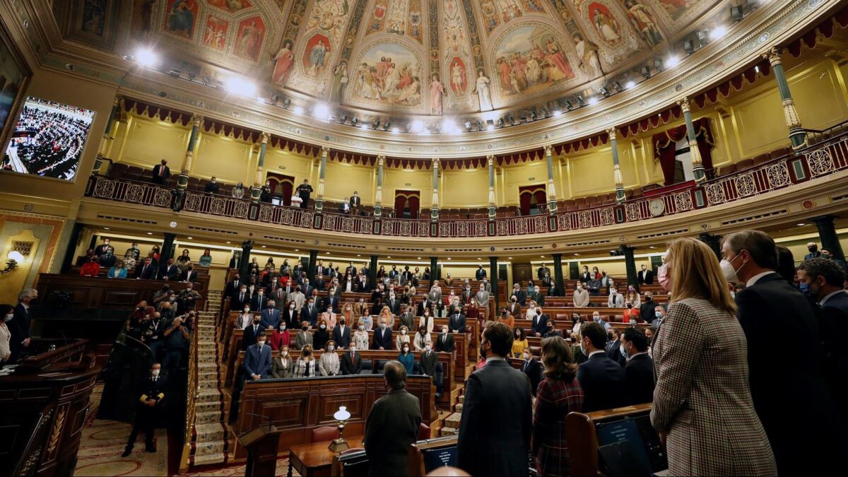 Minuto de silencio en el Congreso por el pesquero gallego naufragado