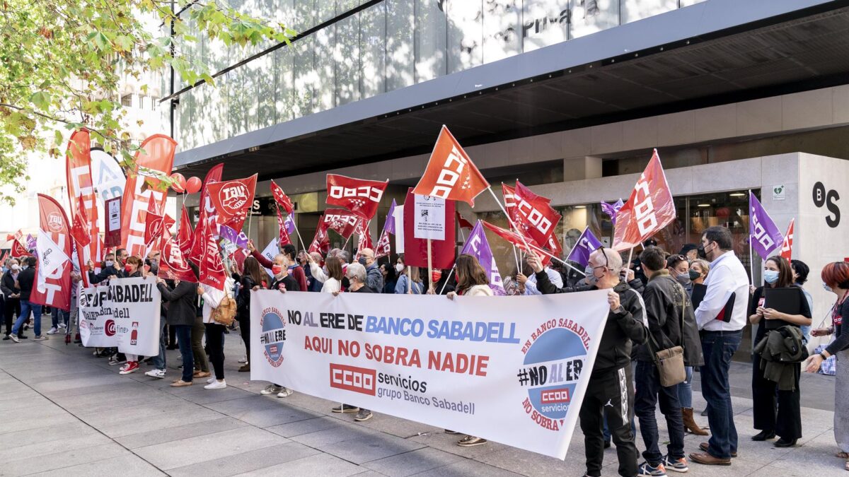 Los trabajadores afectados por despidos colectivos se disparan un 72,3% en 2021