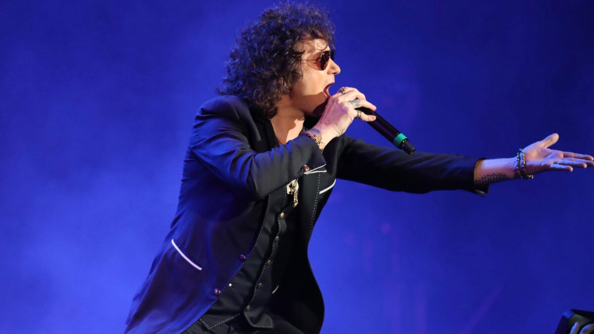 Enrique Bunbury anuncia su retirada de los escenarios por problemas de garganta