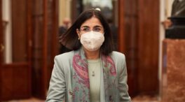 El Gobierno logra prorrogar las mascarillas en exteriores por la mínima y por la puerta de atrás