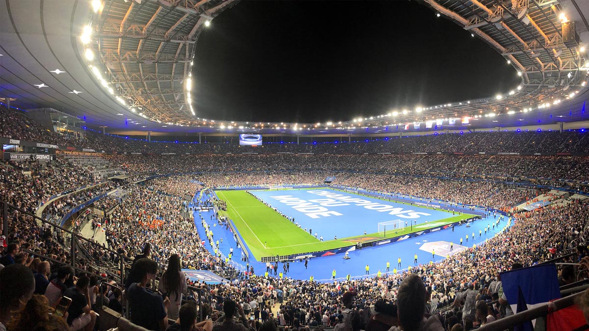 La UEFA traslada la final de la Champions de San Petersburgo a París