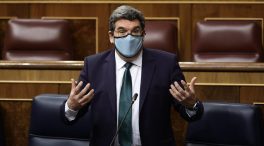 Escrivá justifica la 'trampa' de las pensiones en el decreto de las mascarillas: «Todo el mundo debe entenderlo»