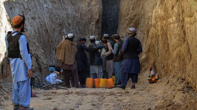 Muere un niño atrapado durante tres días en un pozo en Afganistán