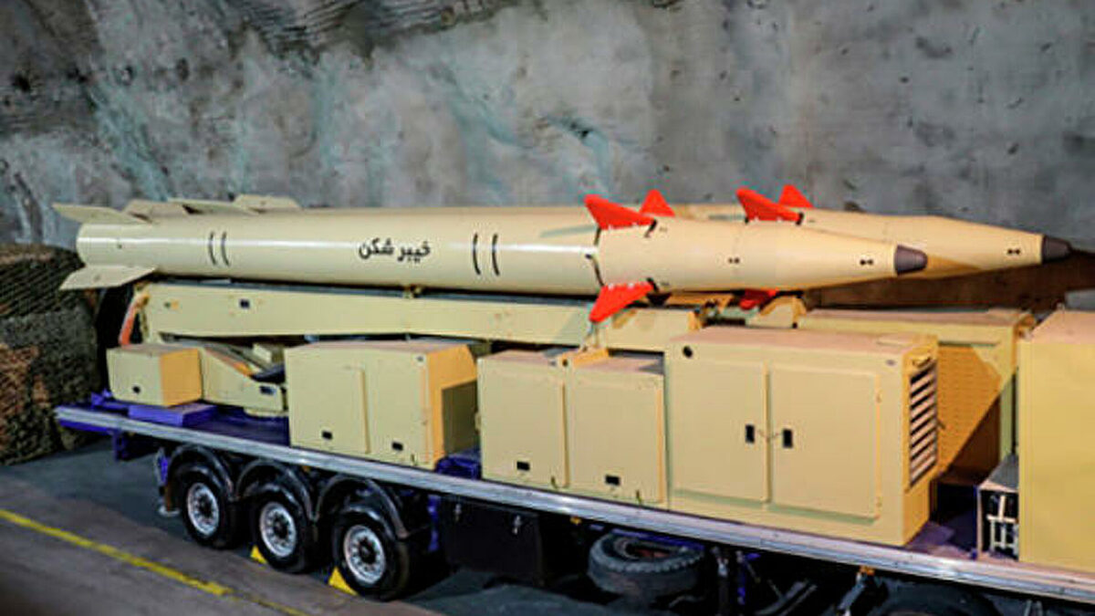 (VÍDEO) Irán presenta un misil balístico de largo alcance que permitiría impactar en bases de EE.UU. y en Israel