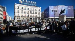Una manifestación en la Puerta del Sol reclama luz para los vecinos de Cañada Real