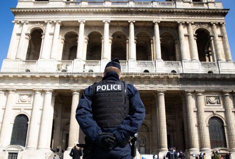 La Policía francesa abate a un hombre armado con un cuchillo en la principal estación de París