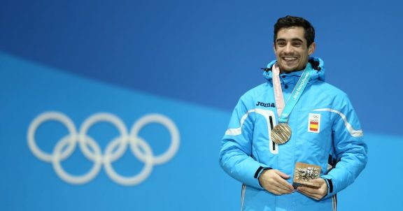 Javier Fernández celebra su bronce olímpico