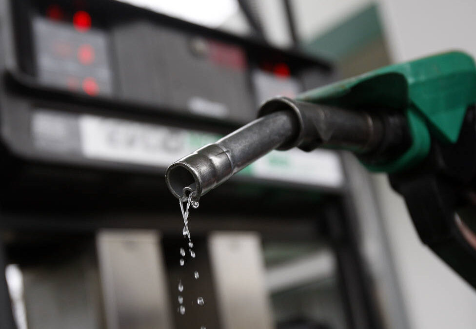 La gasolina supera su récord histórico más de nueve años después