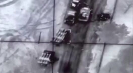 (VÍDEO) Un dron ucraniano destruye todo un convoy de vehículos rusos