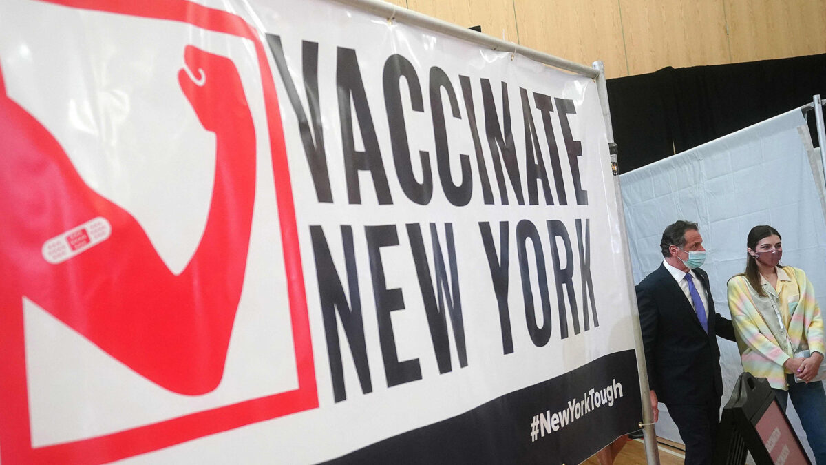 Nueva York despedirá a unos tres mil empleados este viernes por no vacunarse
