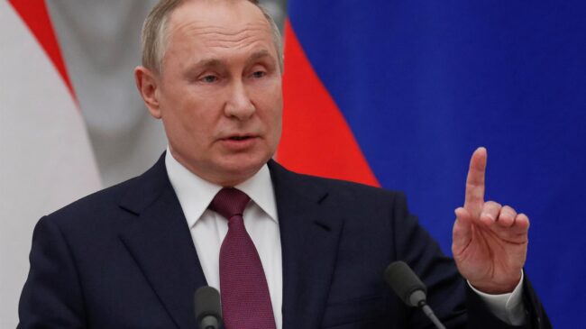 Putin acusa a Occidente de suprimir la cultura rusa y lo compara con el nazismo