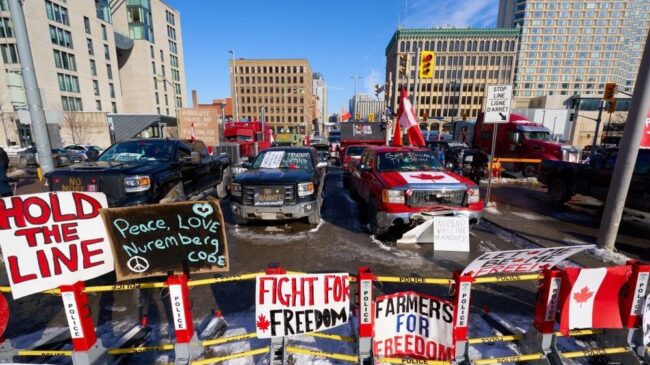 (VÍDEO) Los manifestantes de Canadá advierten que no abandonarán su "lucha" hasta que caiga el Gobierno de Trudeau