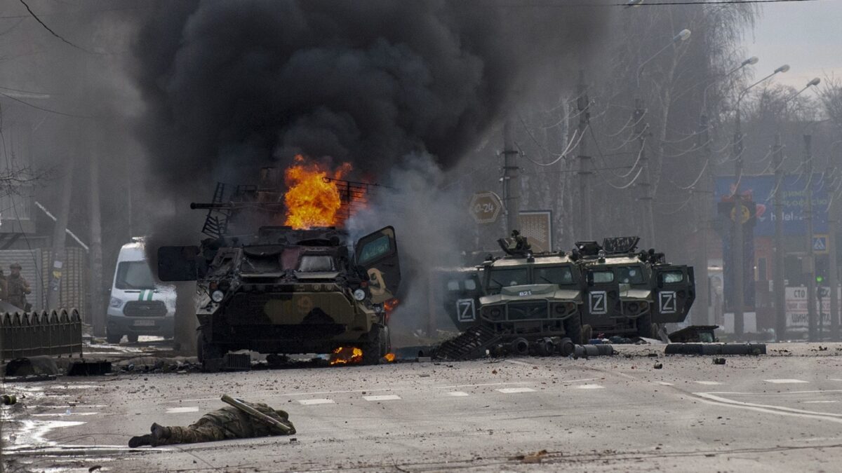 Kiev resiste: un mando militar ucraniano asegura que han frenado a las tropas rusas «desmoralizadas y agotadas» en el quinto día de guerra