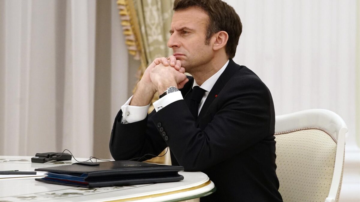 Macron asegura que Putin le garantizó que no habrá «escalada» en Ucrania y el Kremlin lo desmiente