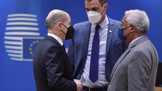 Sánchez insiste en reformar el mercado energético tras la invasión, mientras la luz marca su segundo precio del año