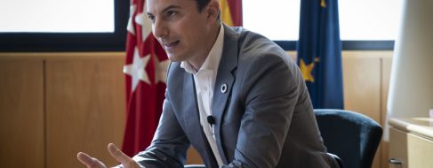 Juan Lobato, secretario general del PSOE-Madrid: «No descarto nada contra Ayuso»