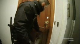 El policía de la 'patada en la puerta' estuvo detrás de otras 12 entradas sin permiso judicial