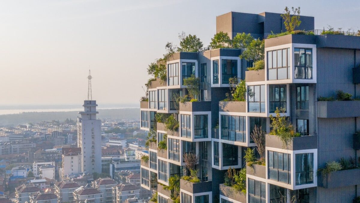 (VÍDEO) Así es el «bosque vertical» en China donde ya habitan sus primeros inquilinos