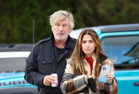 Nuevo varapalo para Alec Baldwin: la familia de Halyna Hutchins le demanda por homicidio