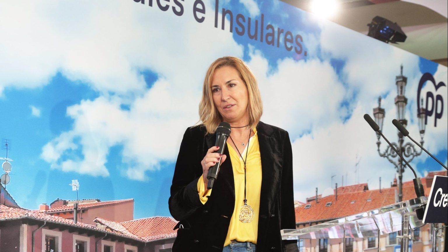 Génova pide a Ayuso tratar los temas internos dentro del PP: «No hay que ponerse nerviosos con el congreso de Madrid»