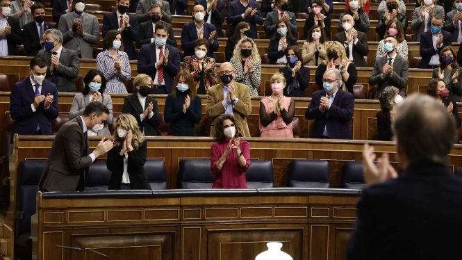 El Congreso convalida la reforma laboral por un error del PP