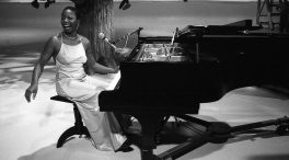 La historia del chicle que Warren Ellis robó del piano de Nina Simone