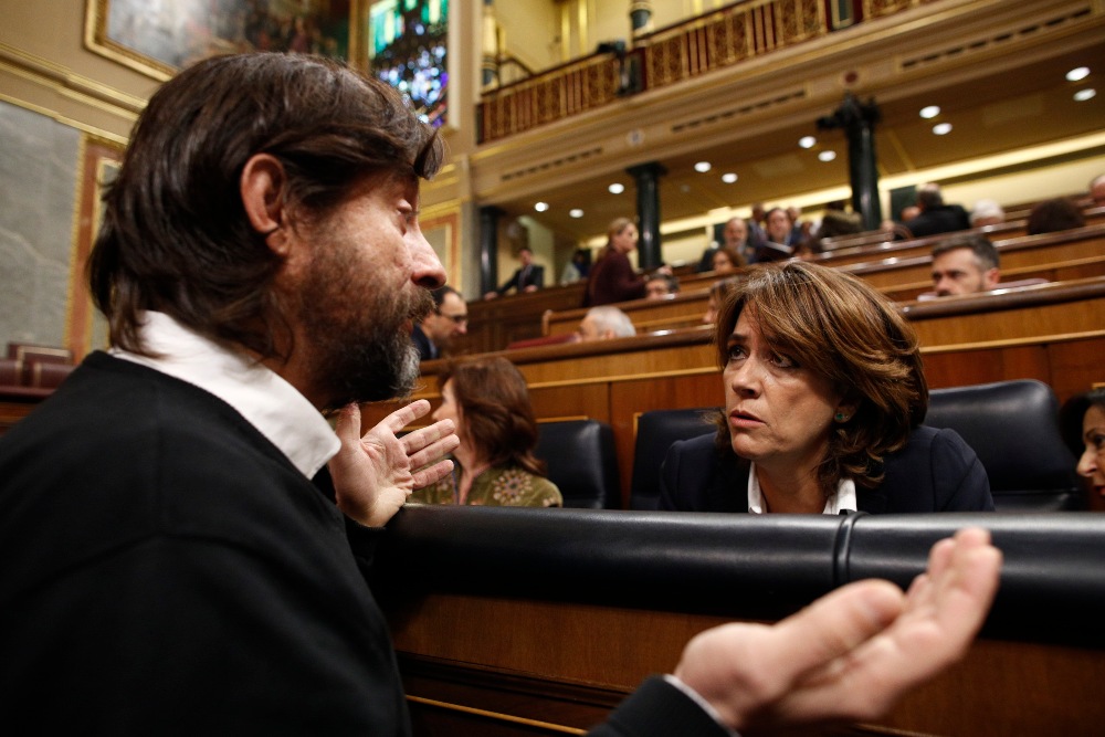 Un testigo de Podemos en el 'caso Assange' explica por qué la Fiscalía pide cerrar Neurona