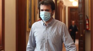 Podemos critica que la UE decida enviar armas a Ucrania