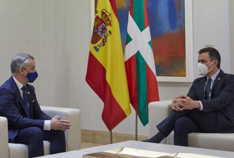 El Gobierno acuerda con el País Vasco la transferencia íntegra del ingreso mínimo