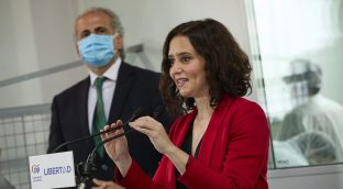 Una firma de vinos obtuvo 17,5 millones por llevar material sanitario a hospitales de Madrid