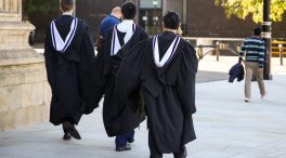 ¿Por qué desprecian los universitarios a los vendedores de zapatos?