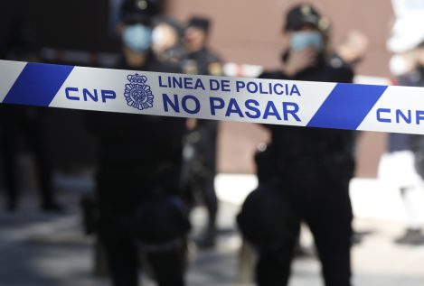 La Policía limitará los casos de 'patada en la puerta' a «supuestos de extrema urgencia»