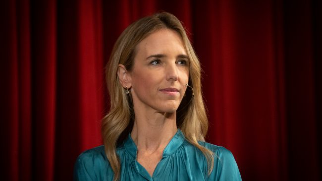 El PP jalea a los diputados de UPN mientras 'crucifica' a Álvarez de Toledo