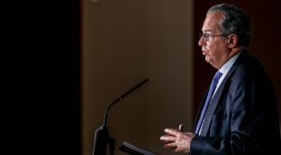 Ossorio critica que el la dirección nacional del PP esté «quemando en la hoguera» a Ayuso