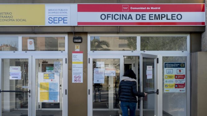 El paro aumentó en enero en 17.173 personas, todas ellas mujeres
