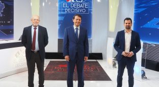 Mañueco, a la defensiva ante Tudanca e Igea: «El que se la juega soy yo, no Pablo Casado»