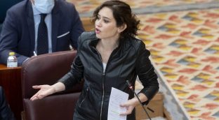 Ayuso estalla contra Vox: «La delincuencia no está relacionada con el origen»