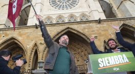 Vox pide la Presidencia del Parlamento de Castilla y León en las negociaciones con Mañueco