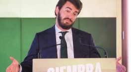 La mitad de los diputados de Vox en Castilla y León borran su perfil de Twitter o todos sus tuits