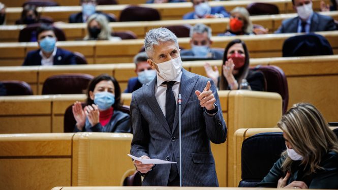 Marlaska defiende los "contactos" con el entorno de presos de ETA