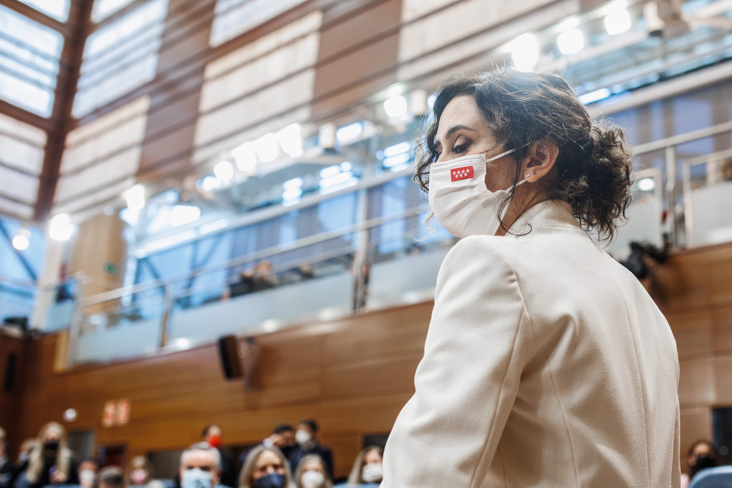 El PSOE estudia diferentes escenarios contra Ayuso sin descartar la moción de censura