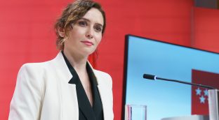 Ayuso aclara que su hermano cobró 55.000 euros por gestiones con la empresa.