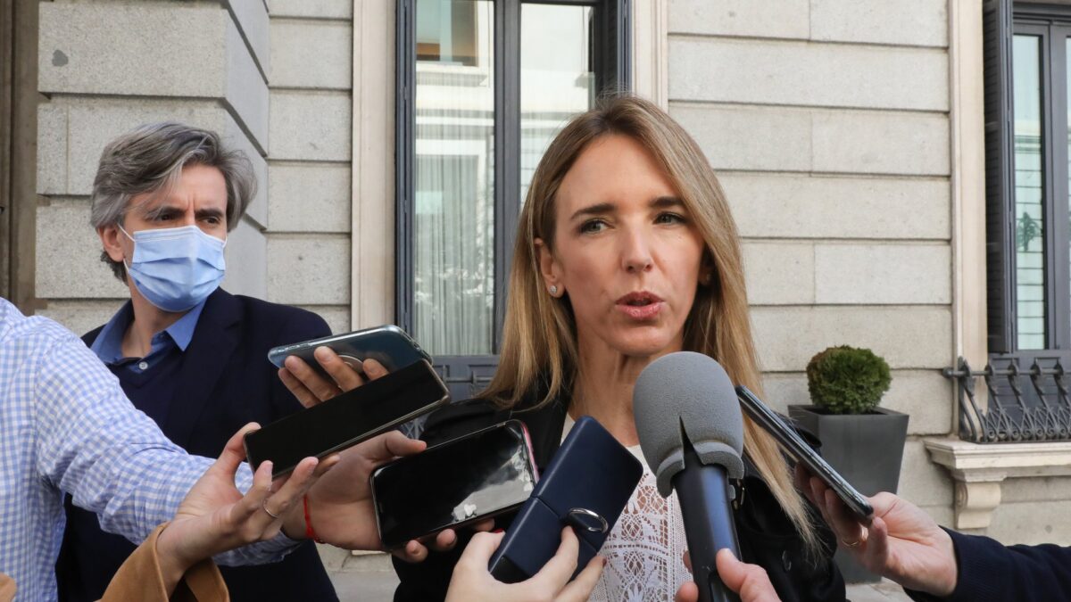 Álvarez de Toledo carga contra Casado en su despedida y duda de la «entrega» al partido