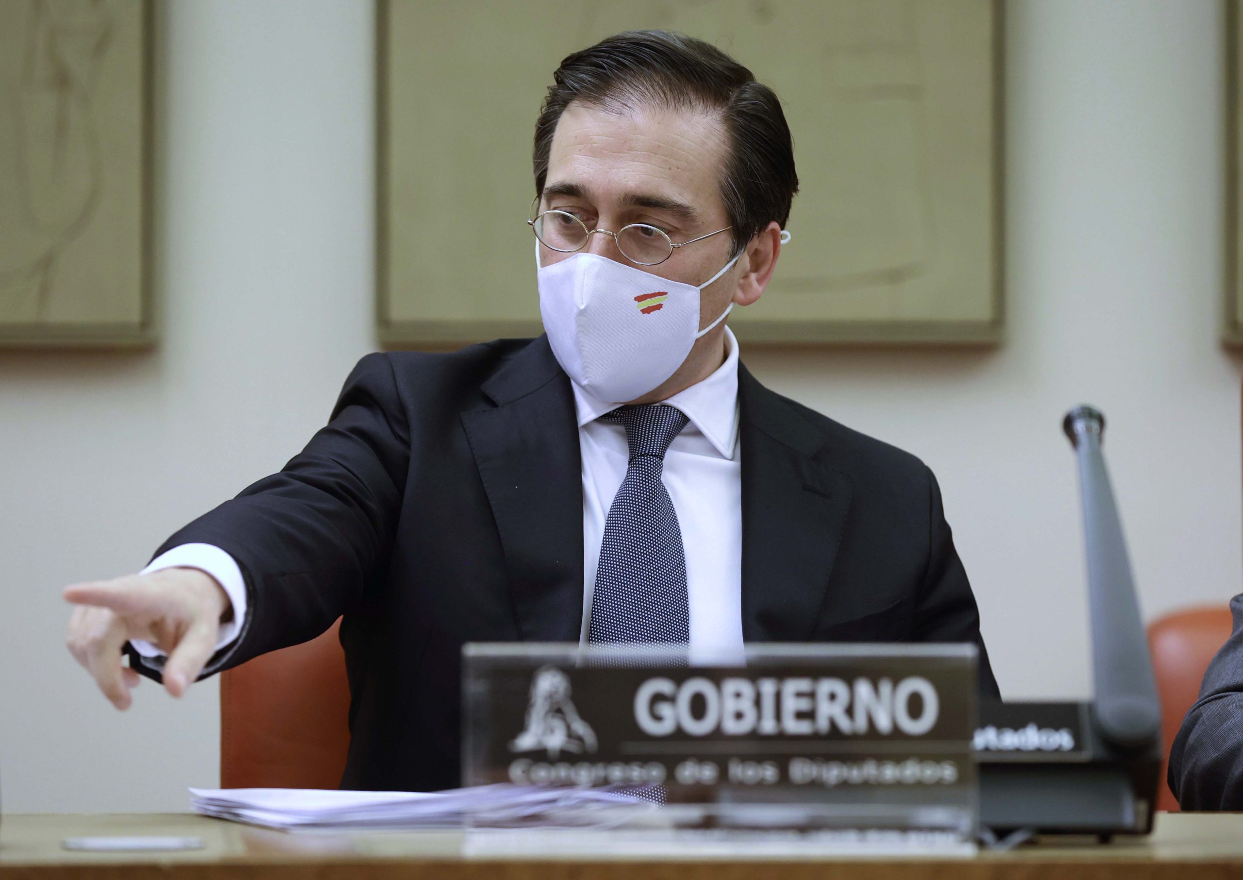 Albares lidera el malestar de ministros del PSOE por la tibieza de Sánchez con la guerra de Ucrania